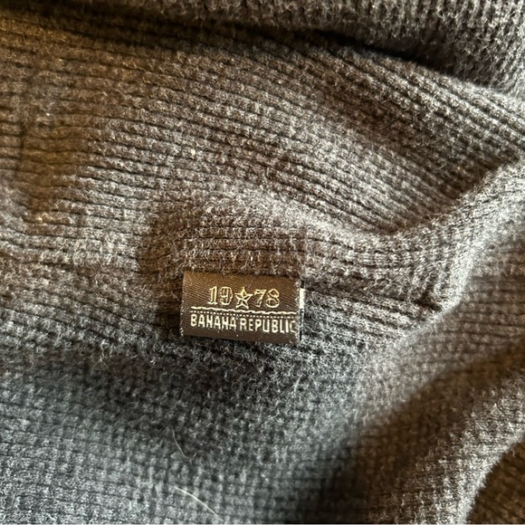 Banana Republic 1978 Long Sleeve Shirt with button collar - Picture 9 of 11